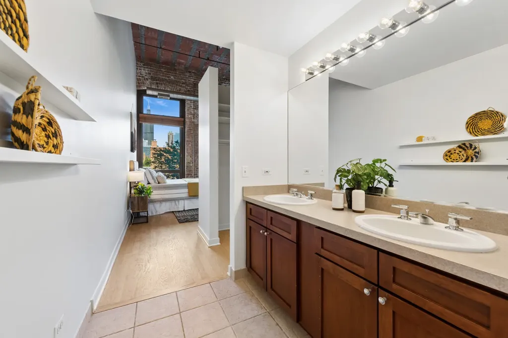 222 South Racine Avenue Chicago IL 60607