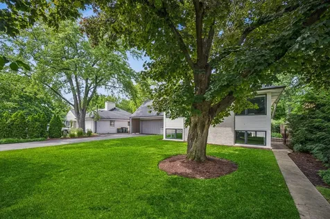 1225 Elm Street Winnetka IL 60093