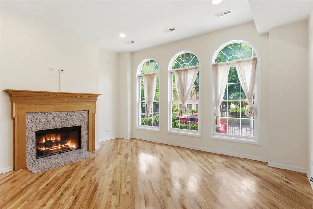 7018 North Ashland Boulevard Chicago IL 60626