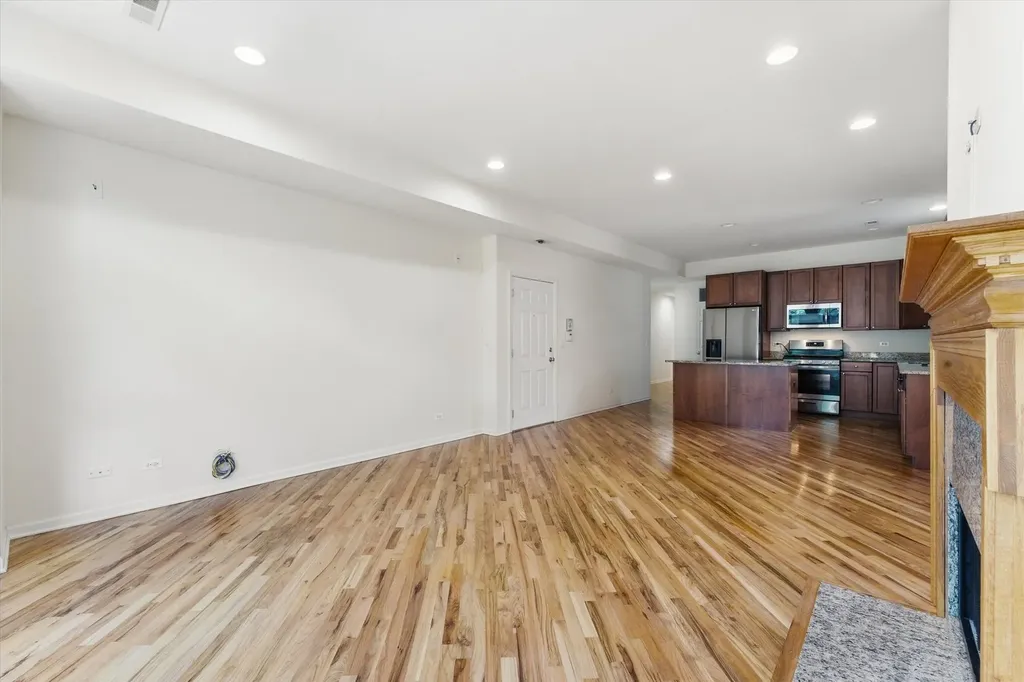 7018 North Ashland Boulevard Chicago IL 60626