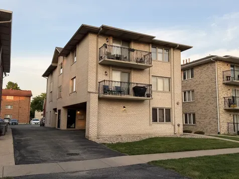 9533 Minnick Avenue Oak Lawn IL 60453