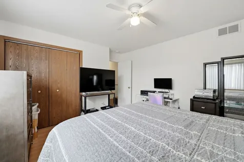 8220 Daniel Drive Justice IL 60458