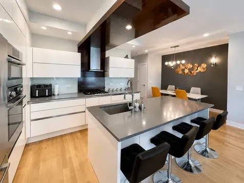 1008 North Larrabee Street Chicago IL 60610