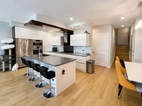 1008 North Larrabee Street Chicago IL 60610