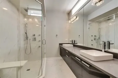 1008 North Larrabee Street Chicago IL 60610