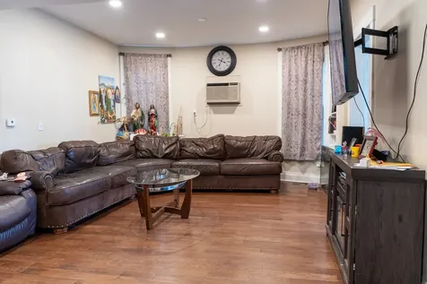 265 Slade Avenue Elgin IL 60120
