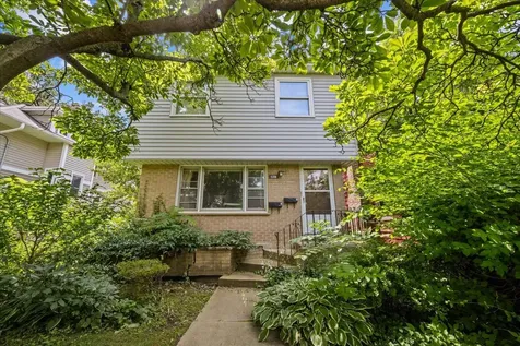 2490 Green Bay Road Highland Park IL 60035