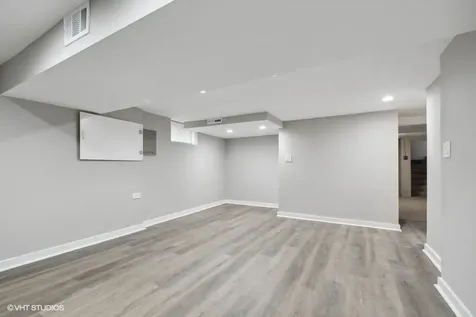 2490 Green Bay Road Highland Park IL 60035