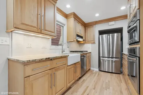 2490 Green Bay Road Highland Park IL 60035