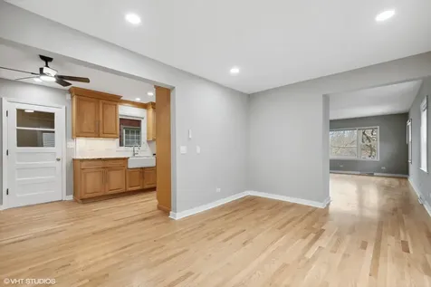 2490 Green Bay Road Highland Park IL 60035