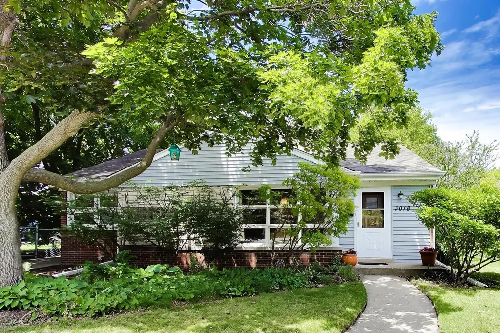 3618 Church Street Evanston IL 60203