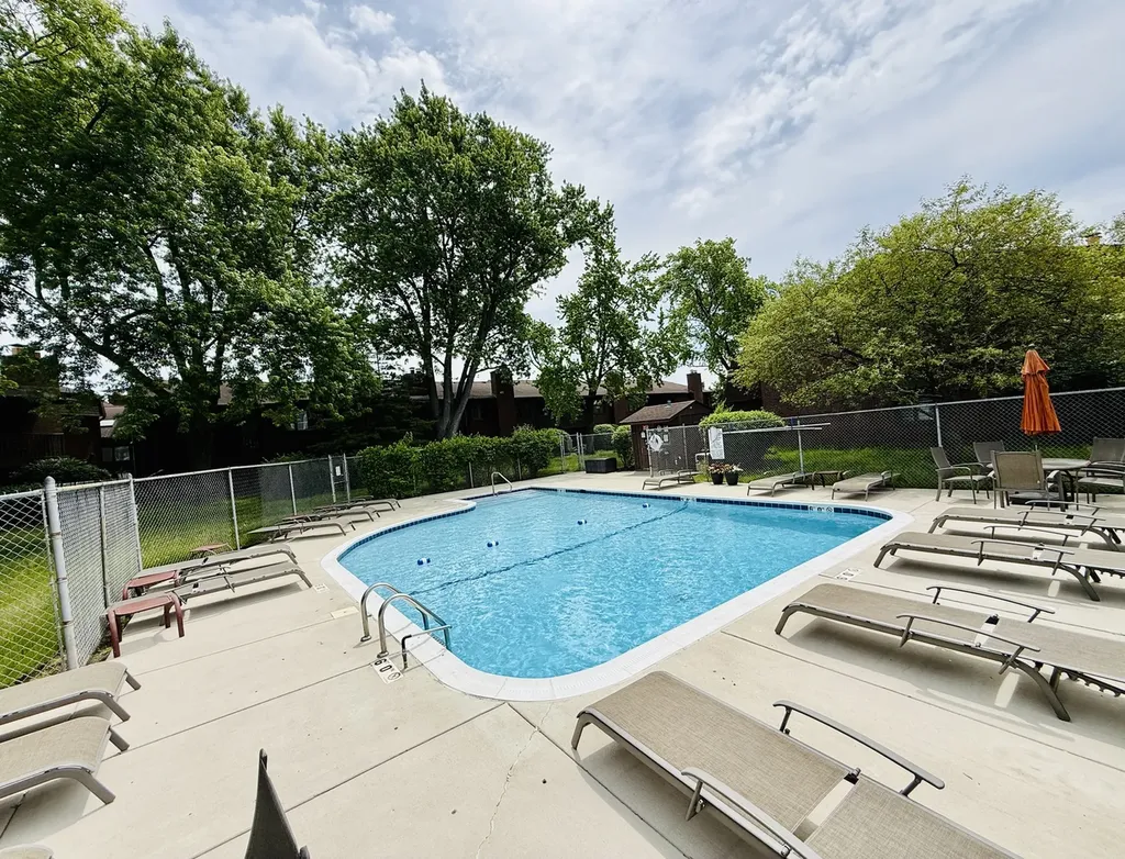 414 South Dee Road Park Ridge IL 60068