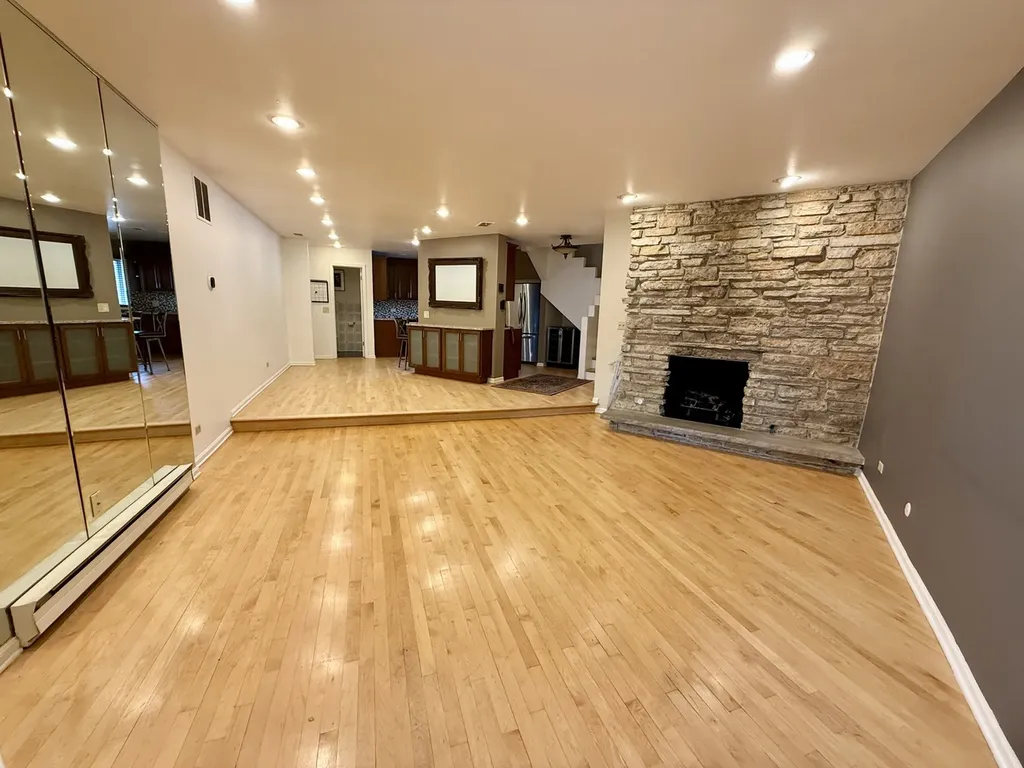 414 South Dee Road Park Ridge IL 60068