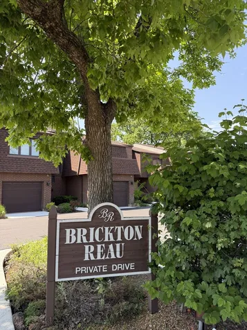 414 South Dee Road Park Ridge IL 60068
