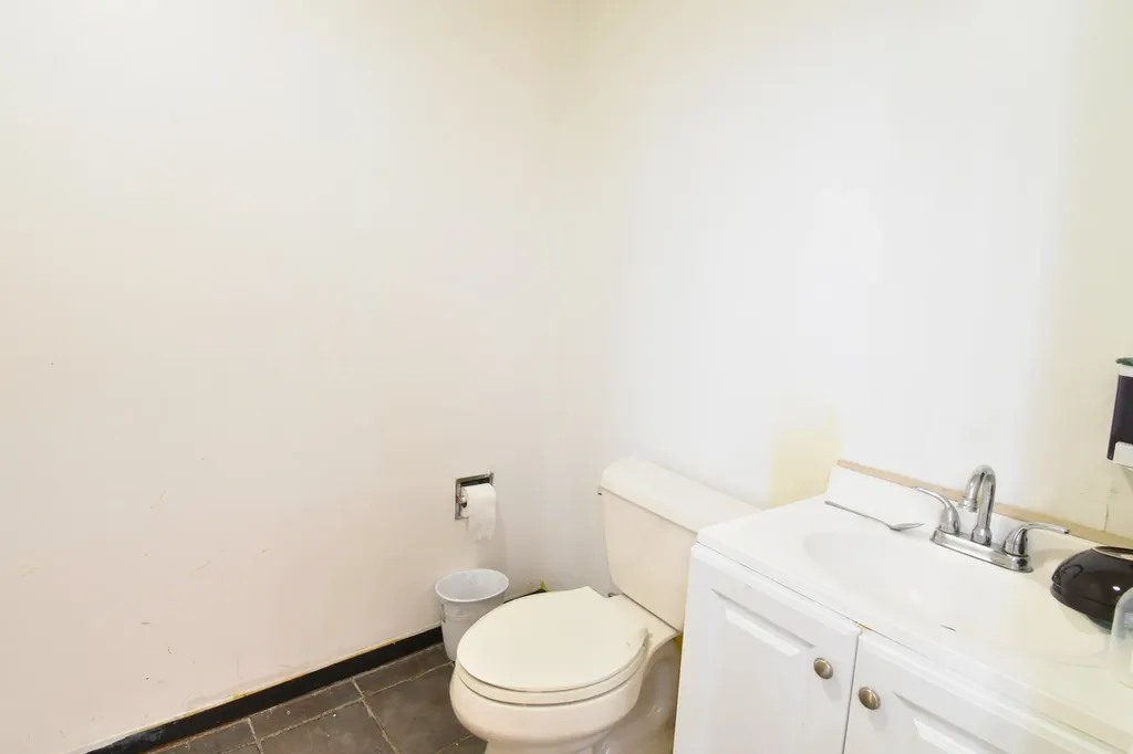5840 West Roosevelt Road Chicago IL 60644