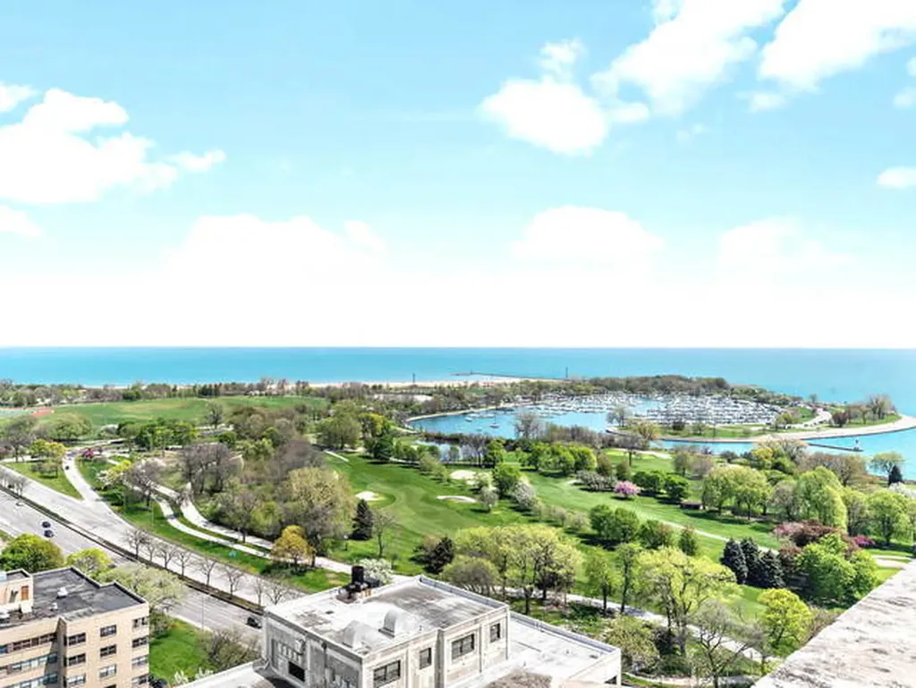 4170 North Marine Drive Chicago IL 60613