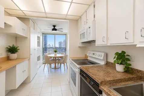 4170 North Marine Drive Chicago IL 60613
