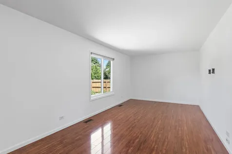1 Marie Court South Elgin IL 60177