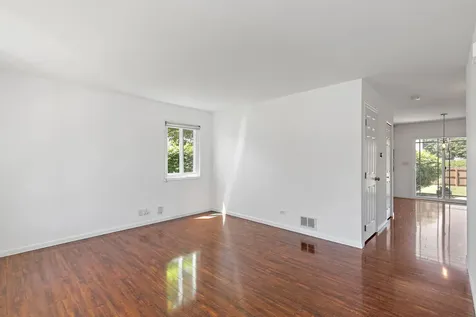 1 Marie Court South Elgin IL 60177