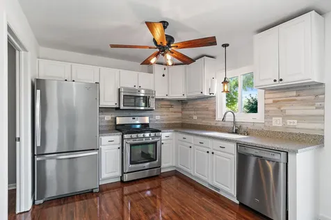 1 Marie Court South Elgin IL 60177
