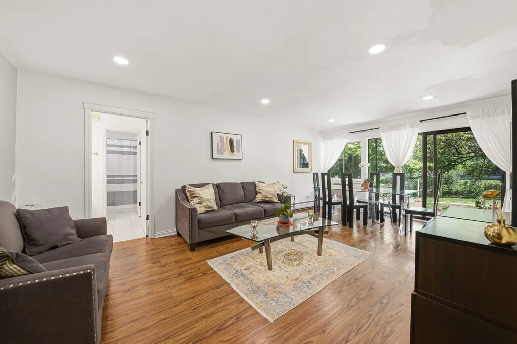 1813 Hemlock Place Schaumburg IL 60173