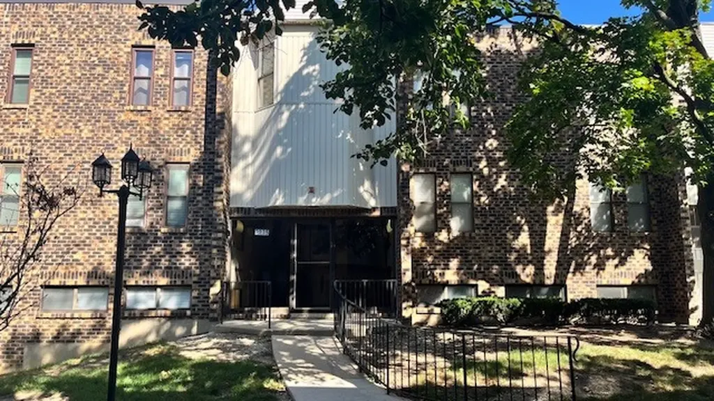 2275 Country Club Drive Woodridge IL 60517