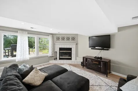 1105 North Hemlock Lane Mount Prospect IL 60056