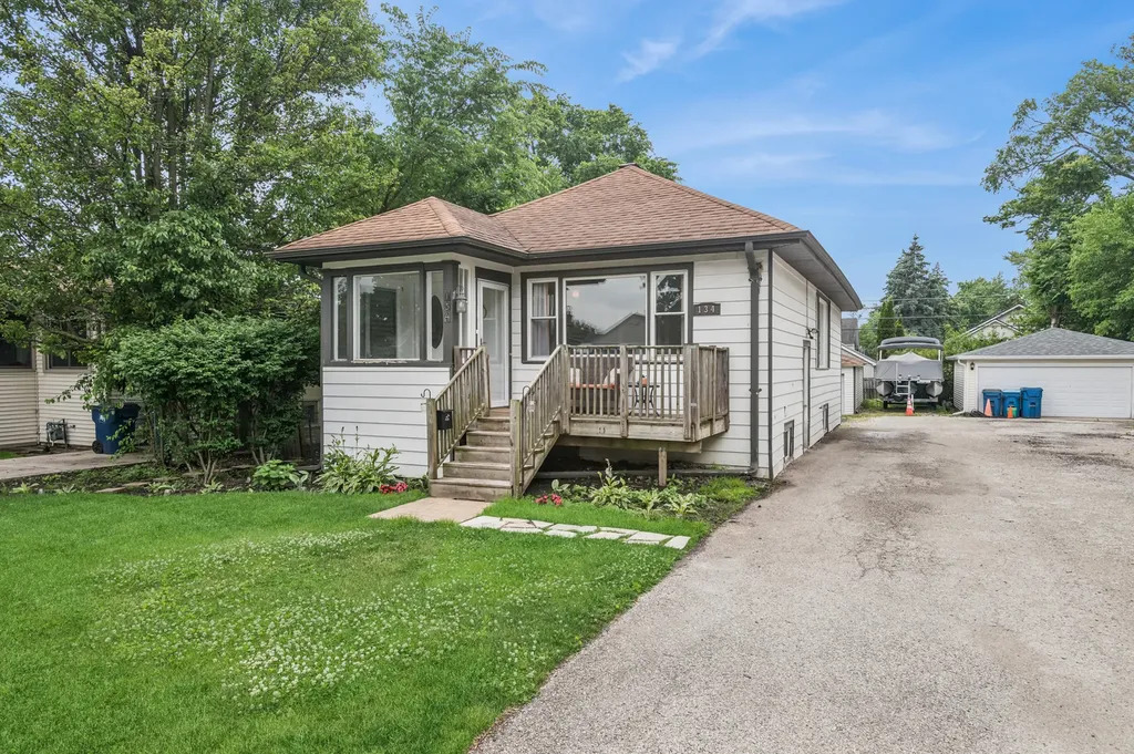 134 South Pick Avenue Elmhurst IL 60126