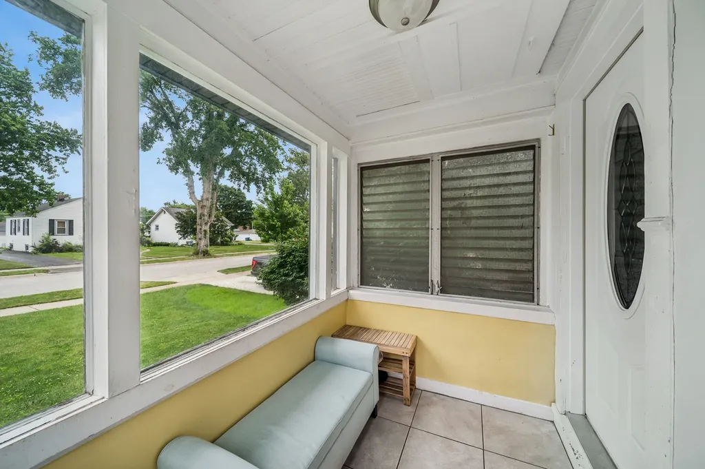 134 South Pick Avenue Elmhurst IL 60126