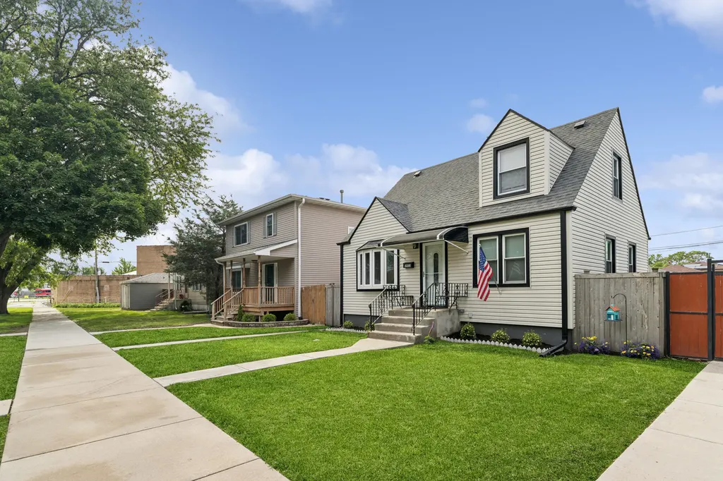 3933 West 85th Place Chicago IL 60652