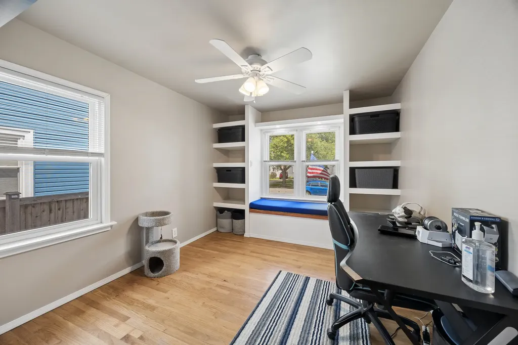 3933 West 85th Place Chicago IL 60652
