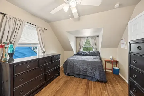 3933 West 85th Place Chicago IL 60652