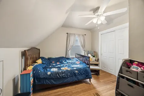 3933 West 85th Place Chicago IL 60652