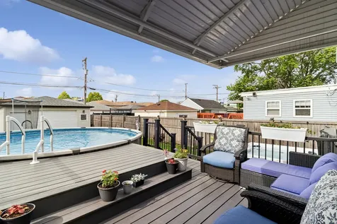 3933 West 85th Place Chicago IL 60652
