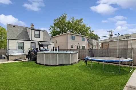 3933 West 85th Place Chicago IL 60652