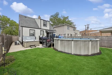 3933 West 85th Place Chicago IL 60652