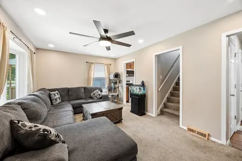 3933 West 85th Place Chicago IL 60652