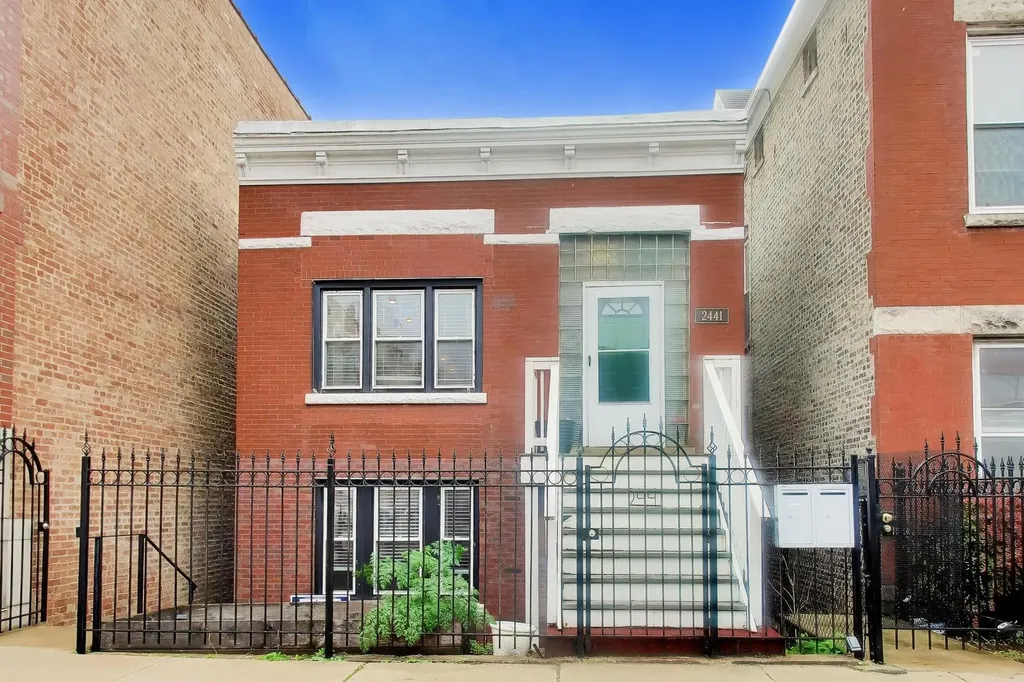 2441 West Augusta Boulevard Chicago IL 60622