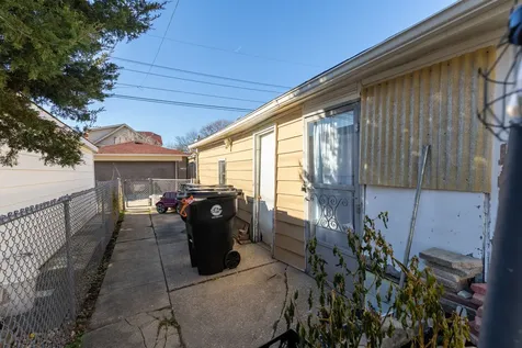 1626 South Home Avenue Berwyn IL 60402