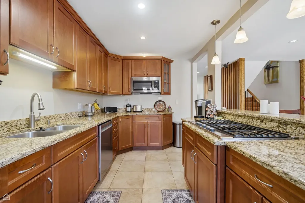2733 South Michigan Avenue Chicago IL 60616