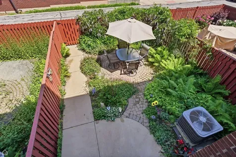 2733 South Michigan Avenue Chicago IL 60616