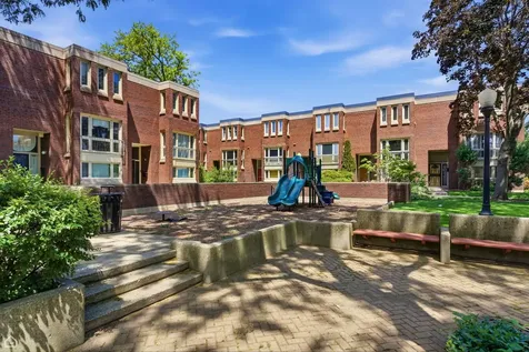 2733 South Michigan Avenue Chicago IL 60616