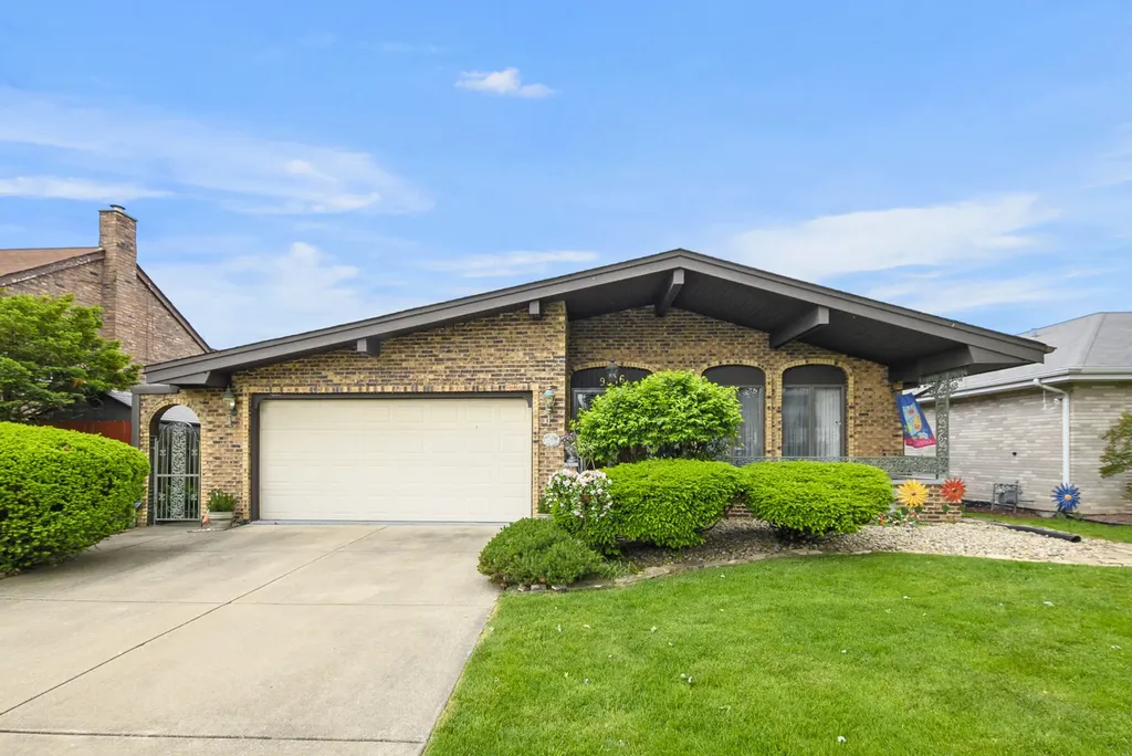 9346 South 55th Avenue Oak Lawn IL 60453