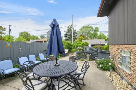 9346 South 55th Avenue Oak Lawn IL 60453
