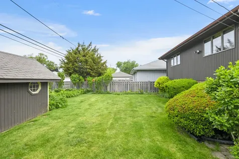 9346 South 55th Avenue Oak Lawn IL 60453