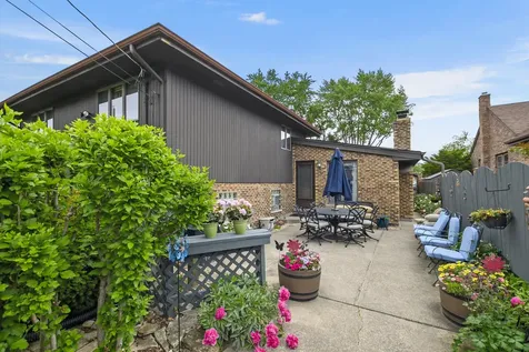 9346 South 55th Avenue Oak Lawn IL 60453