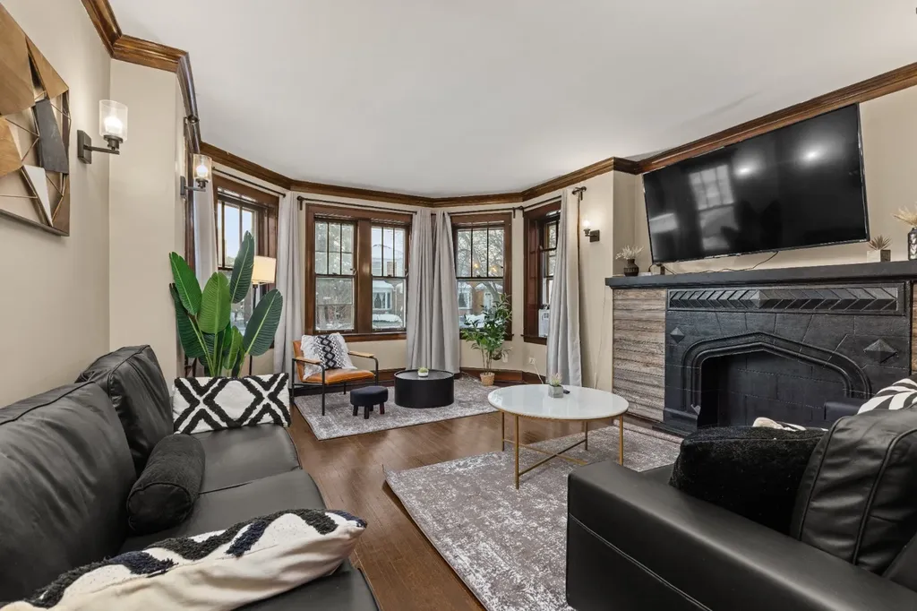 6029 North Austin Avenue Chicago IL 60646