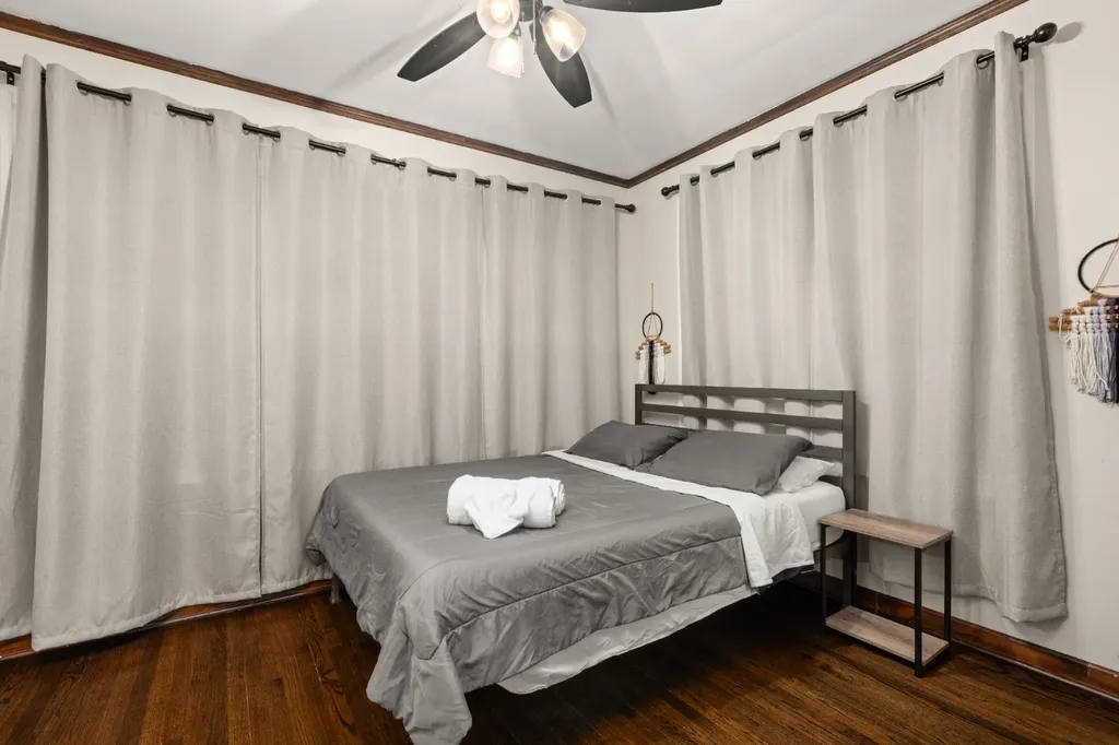 6029 North Austin Avenue Chicago IL 60646