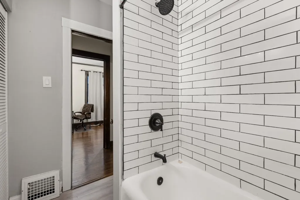 6029 North Austin Avenue Chicago IL 60646