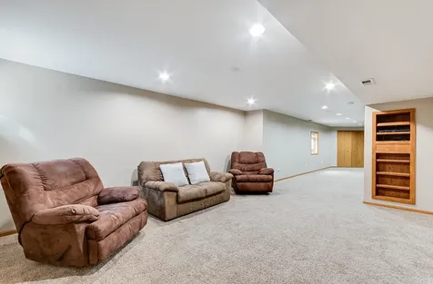 329 Millstream Lane Oswego IL 60543